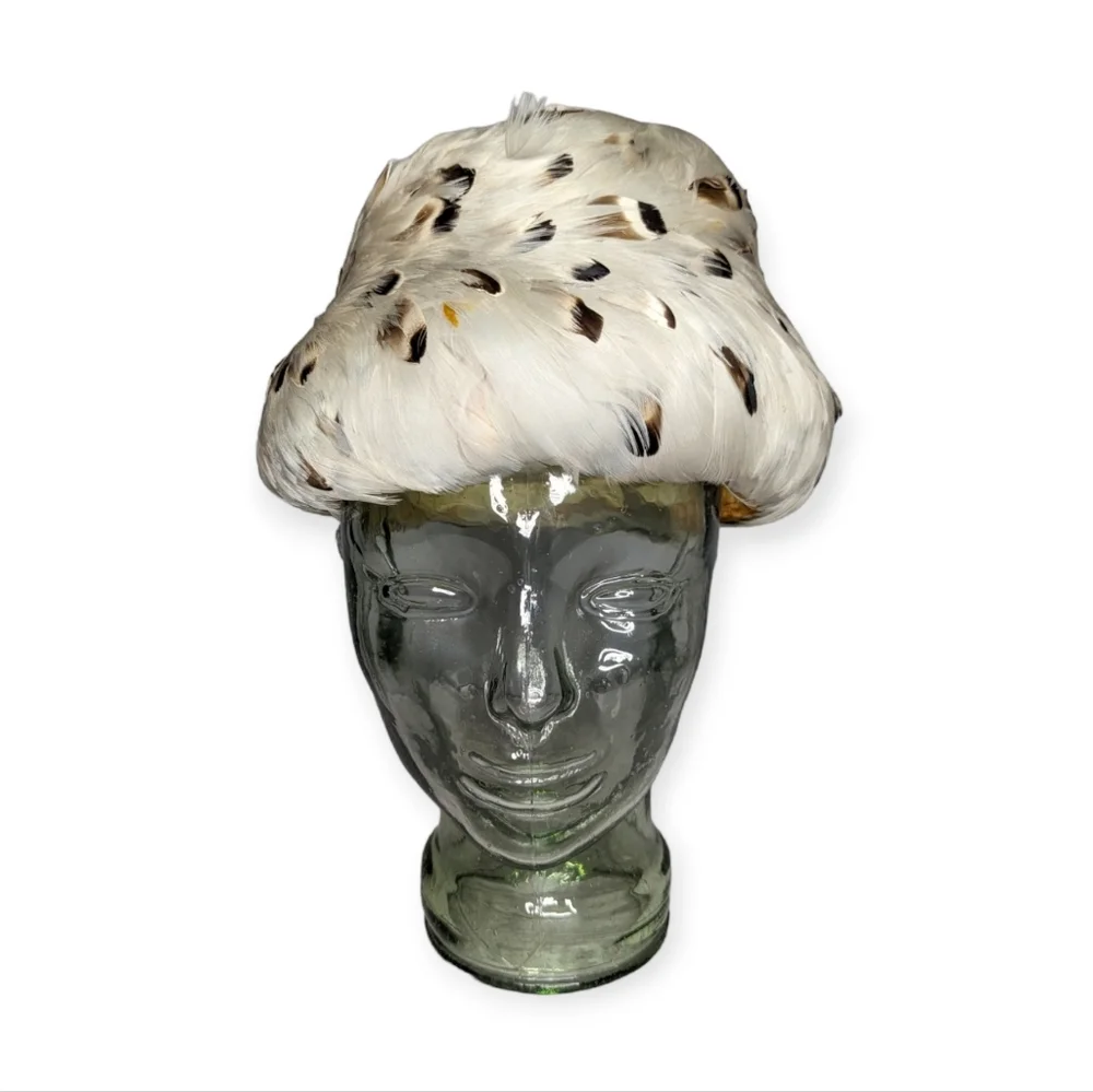 Vintage MCM Feather Cloche Hat - Picture 2 of 11